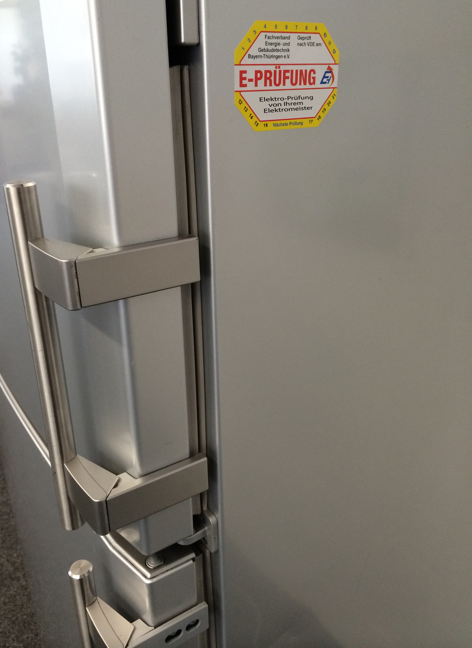 Bild E Pruefung m bei Elektro Steber GmbH & Co. KG in Weil