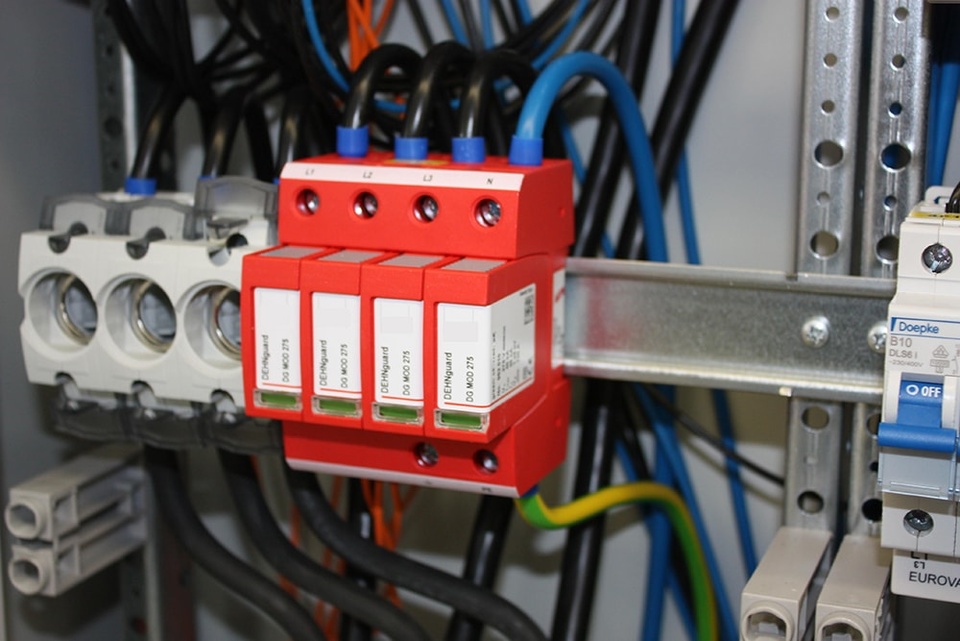 U berspannungsschutz bei Elektro Steber GmbH & Co. KG in Weil
